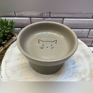 Signature ❤️(1) Cute cat face Elevated cat bowl Light Brown NWT